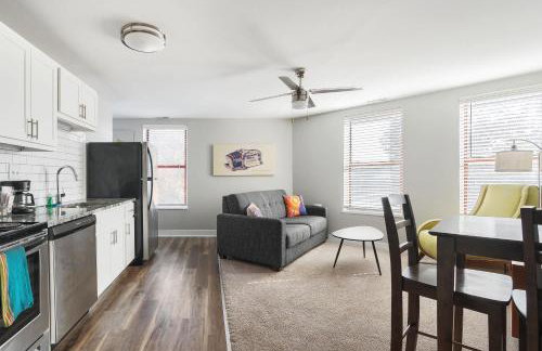 Modern Mass Ave 1BR Apartment with Kitchen - Foto 30