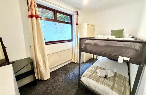 Indoor Heated Pool - Large Family Home - Sleeps 12 - Near Bournemouth Beach - Photo 51