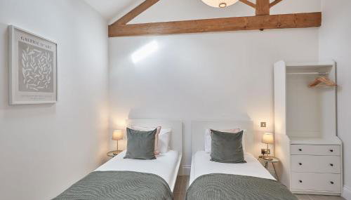 Rose Cottage - Photo 2