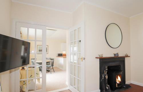 South Cottage - Photo 5