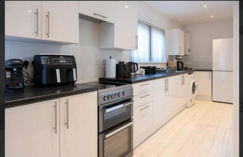 Central Mews Free Wi-Fi-Parking-Contractors - Photo 13