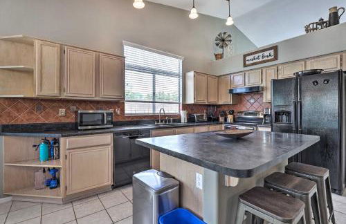 Hot Tub and Fire Pit Phoenix Oasis Near Hiking! - Foto 6