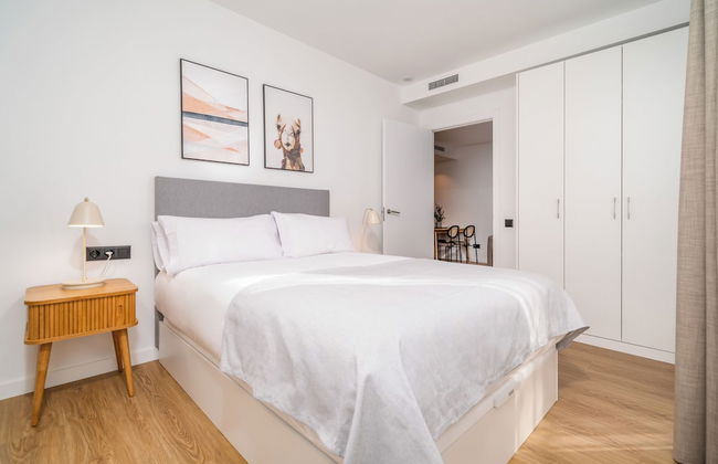 Limehome Barcelona Plaça Pirineus - Photo 6