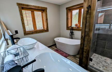 The Chariot - Creek Front with HotTub, Fire Pits, Billiards, EV Charger - Sandalwood Stays - Foto 17