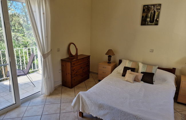 Skala - Villa - Sleeps 7 - Parking - Garden - Photo 3