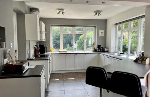 Pass the Keys Charming 3 bed house with parking and large garden - Foto 8