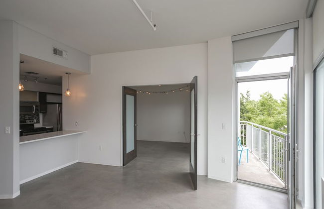 Unfurnished Condo | Amazing Layout with Balcony and In-building Storage Unit - Foto 21