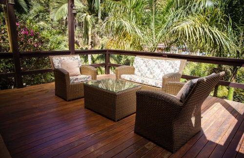 Chalé com Deck e Churrasqueira nas Montanhas - Foto 1