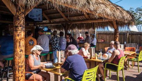 The Village breeze - 2 units, 4BR, 4Bath, Pool, Beach- Siesta Village Living! - Foto 3