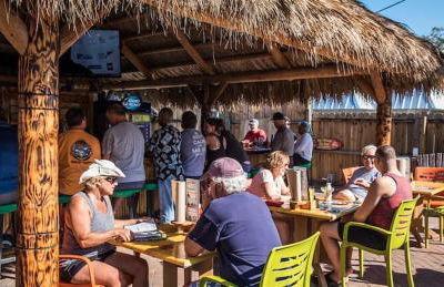 New! Remodeled, Pool-Side, 1-min to Beach Path! - Foto 30