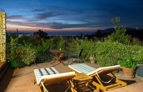 Sofiana's Garden Retreat with Private Pool - Foto 15