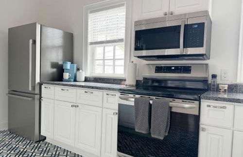 Sunny & Playful Carriage House in Downtown Savannah Stay Here and Walk Everywhere - Foto 9