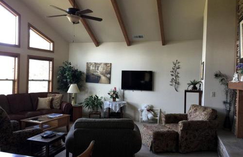 Luxury Cabin Rental with a Fire Pit in Coulterville, California - Foto 12