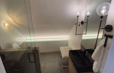 Modern Peaceful Nordic Cabin Near Lake with Pickleball-Basketball Court - Foto 37