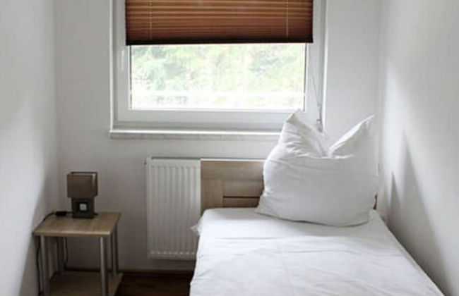 Pear - On the Fruit Tree - Foto 3