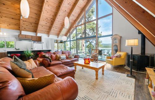 Moonlight Shores Lakefront - Lakefront home with hot tub! - Foto 5