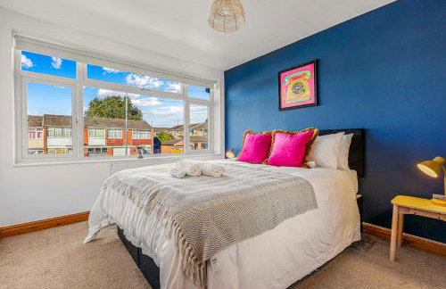 Spacious 4 Bed House in Exhall, Sleeps 7 - Foto 8