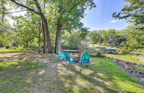 Deck and Dock Access Lakefront Grove Cabin! - Foto 4