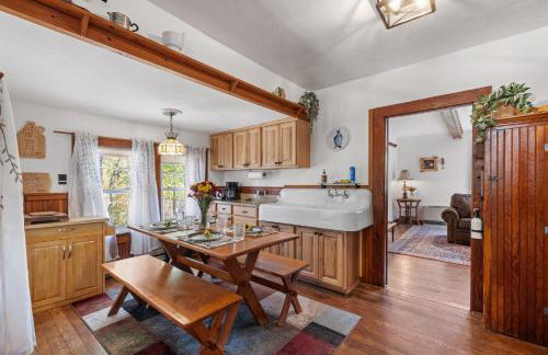 Secluded Cottage with hot tub, fire pit, and views - Foto 14