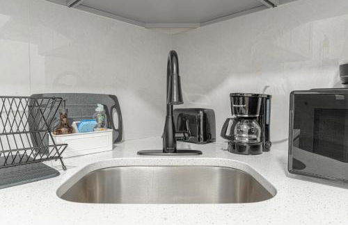 Modern Comfort 2BR with Washer & Dryer Near Subway & LGA - Foto 10