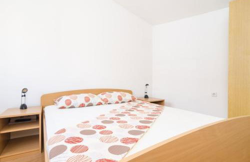 Apartments & Rooms Bari i -Comfort One Bedroom Apartment with Balcony and Garden View Apt Preko-5 - Foto 7