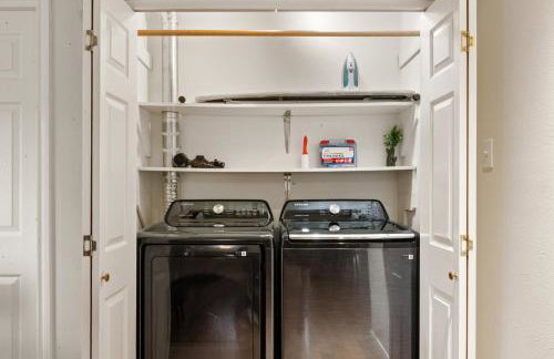 DFW 3BR Luxury Family Escape with Pool and Game Room - Foto 42