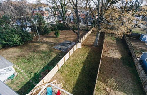 Birdsong Bungalow - Hot Tub, Game Room, Fire Pit - Foto 36