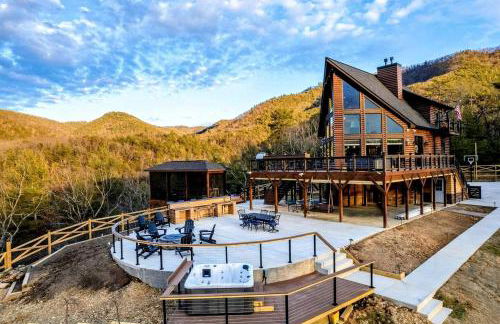 Luxurious A-Frame Mountain Retreat with Hot Tubs & Game Room Near Seneca Rocks, Milam, WV - Foto 2