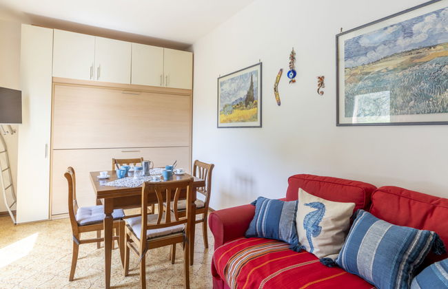 1 bedroom Apartment in San Bartolomeo al Mare with swimming pool and garden - Photo 8