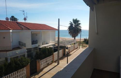Islantilla-Apartamento con piscina y garaje en primera línea de playa - Foto 10