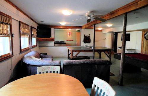 Secluded Cabin Rental for a Large Group Getaway on the Shenandoah River near Luray, Virginia - Photo 18