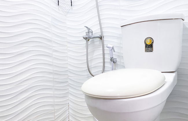 Simple And Comfy 1Br Permata Eksekutif Apartment - Photo 15