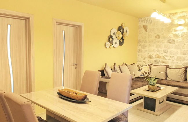 Chic and Elegant Flat Near Beach in Montenegro - Photo 5