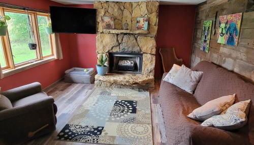 Waterfront 2 Bdrm Cabin with Best Sunset View and Huge Yard - Foto 5