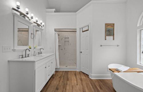 Grandma's Farm on 6 acres with Lighted Barn and River Access - Foto 58