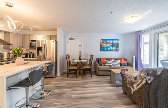 Luxurious Honeymoon & Anniversary Suite - Photo 14