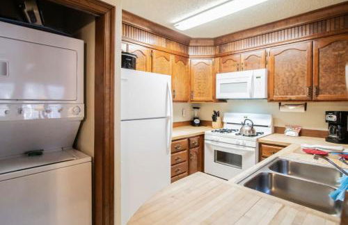 Steamboat Condo at Sunburst Resort close to Skiing Dining and more (SR) - Foto 14