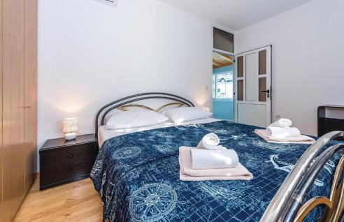 Four-Bedroom Holiday Home In Primosten - Foto 34