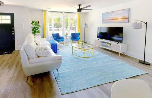 Manchaca Meadows Mini Villa Pool & Spa 20 min DT - Photo 6