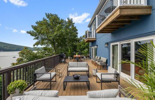 Lakeview Villa with Private Hot Tub, Firepit & Spacious Decks with Breathtaking Cliff Views - Foto 4