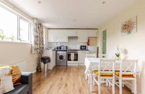 Beautiful flat in Morden near Wimbledon - Photo 9