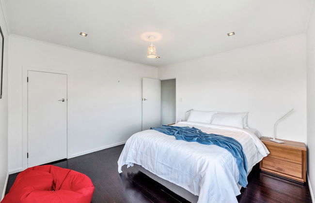 Bright Airy & Spacious 3 BR Home - Foto 8