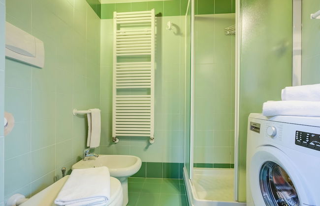 La Torre In The Center Of Town - Photo 16