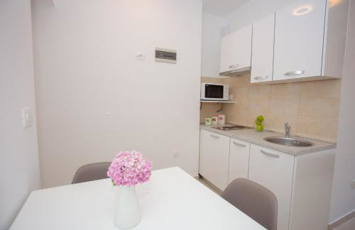 Split Summer Lounge Apartments - Photo 16