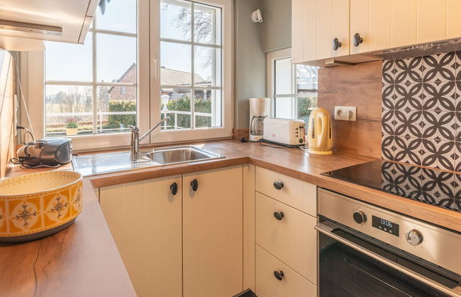 Charming Cottage Near Lake - Photo 14