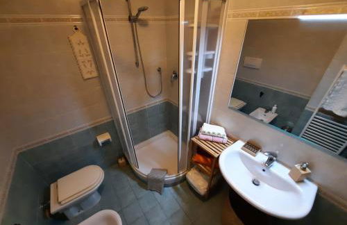 INCANTEVOLE CASA TOSCANA con travi in legno, ampia terrazza e vista sulle colline - Foto 41