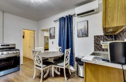 Walk to Public Transit! Pet-Friendly Lodi Apt - Foto 11