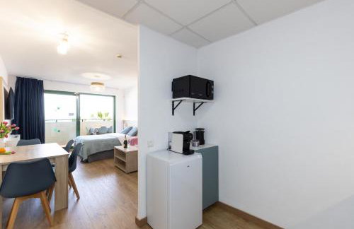 Palms & Pines Apartment, with a pool and marvellous sea view, 10 minutes to the beach - Foto 28