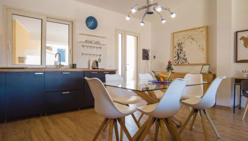 Attic With a View - Foto 2