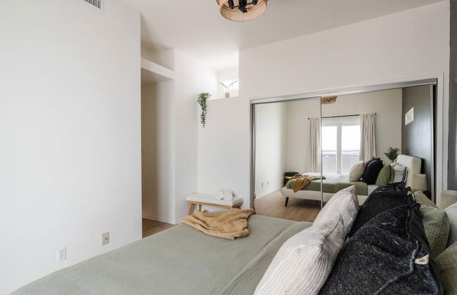 Hollywood Hills Sunset Strip Home w Hottub - Photo 14